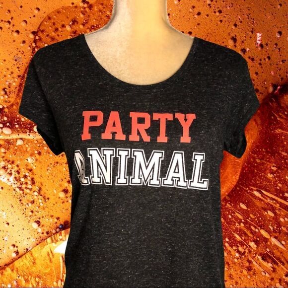 Victoria’s Secret charcoal gray fun sayings top - Picture 1 of 5